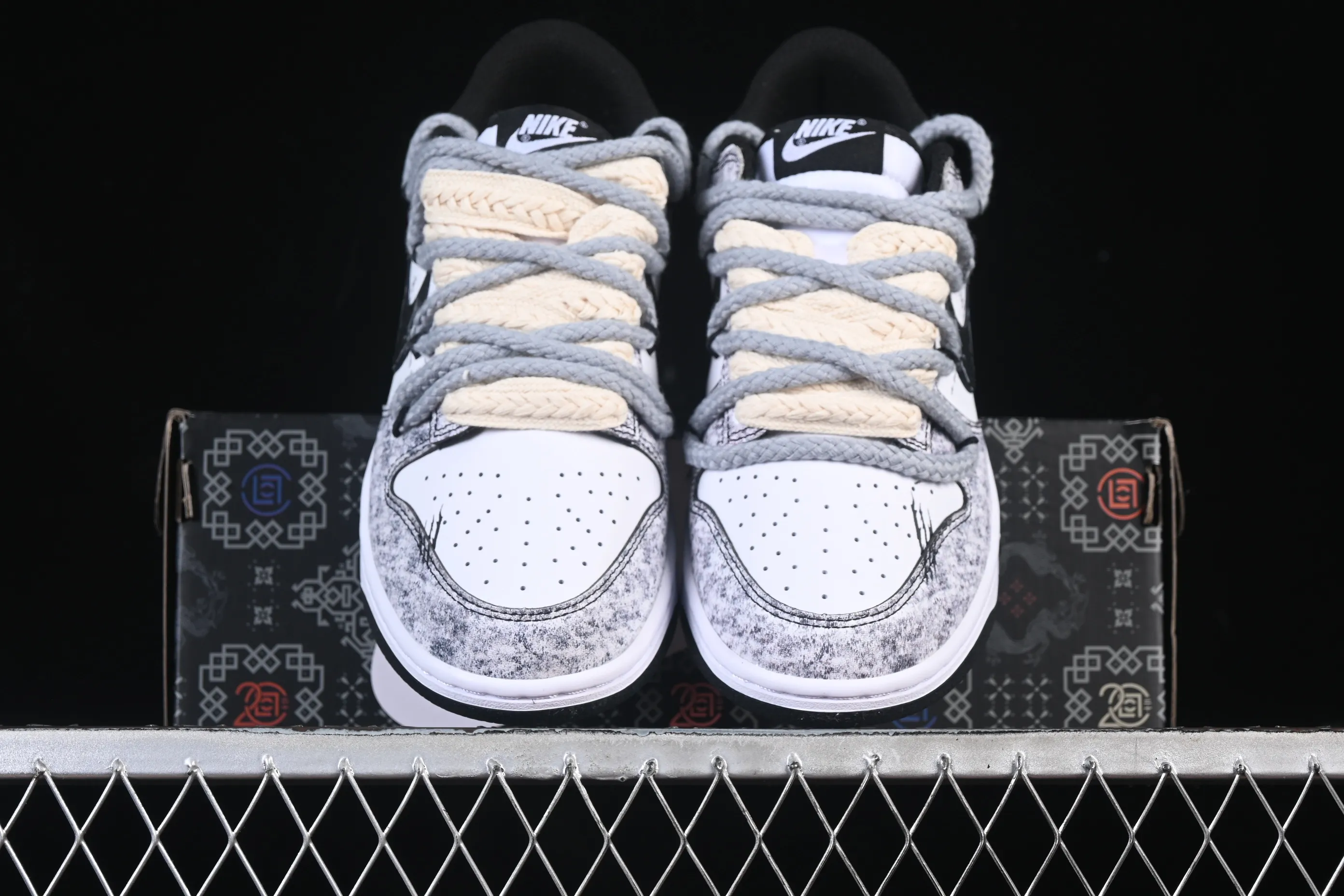 All categories Nk SB Dunk Series Nk SB Dunk Low High-end customized low-top sneakers Nike SB Dunk Low strap customization low-top casual sneakers DD1391-100